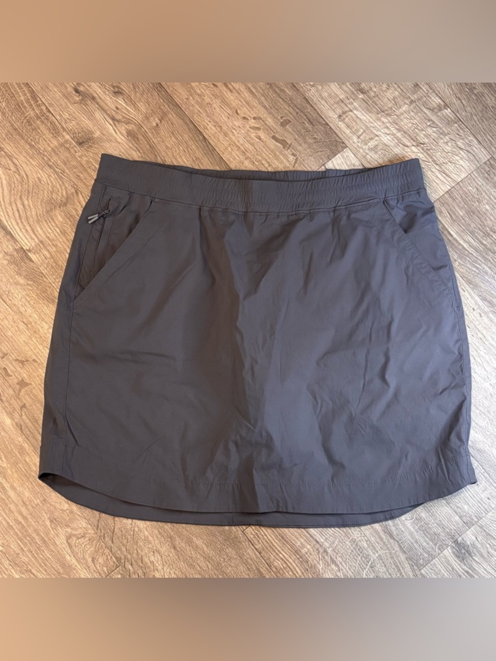 Alaskan Hardgear Women’s Size 16
Gray Skort
